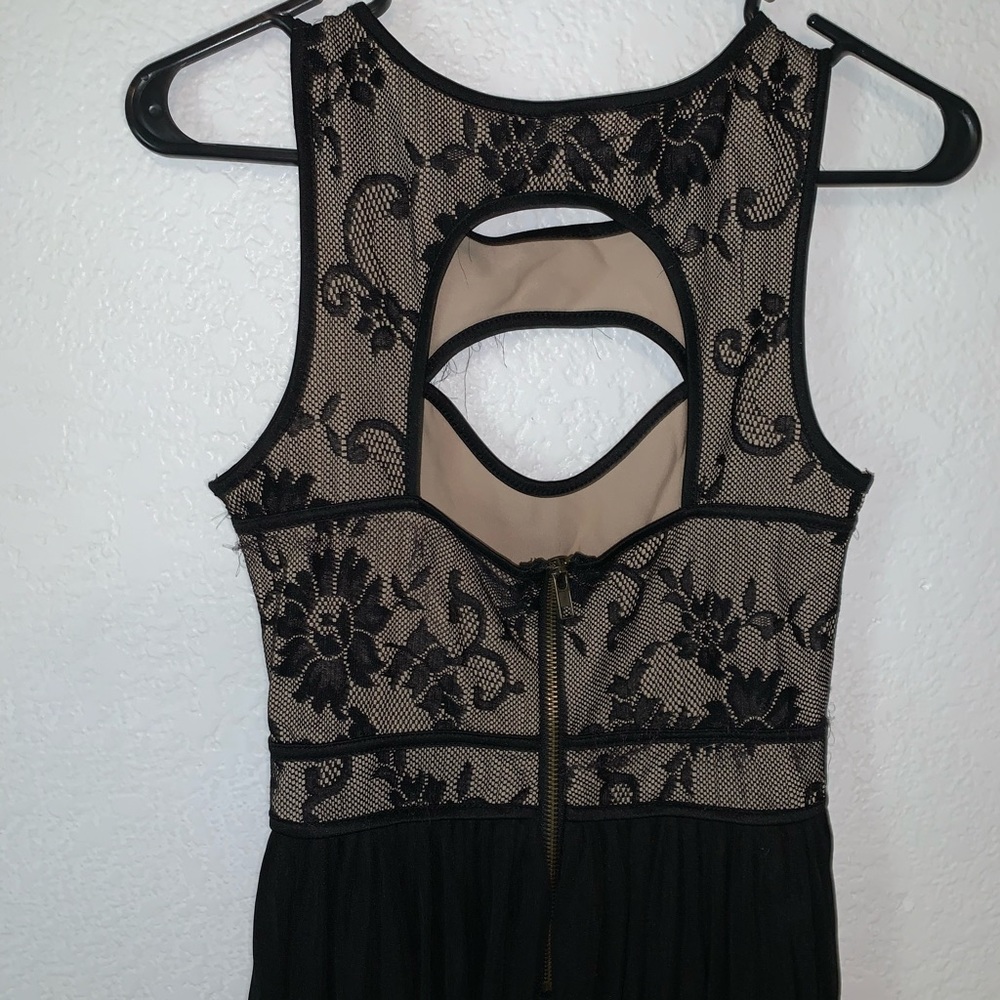 dress - Picture 3 of 5